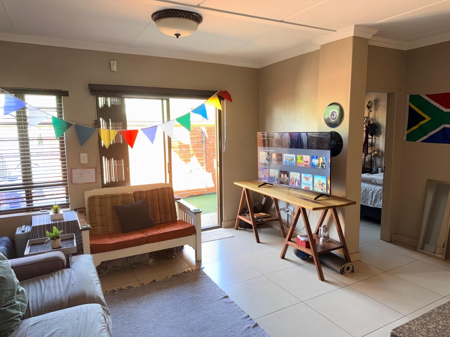 To Let 2 Bedroom Property for Rent in Die Bult North West